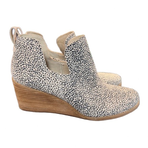 TOMS Wedge Booties Women’s 12 Cheetah Print Slip On Ankle Boots Tan Excellent - Picture 2 of 8